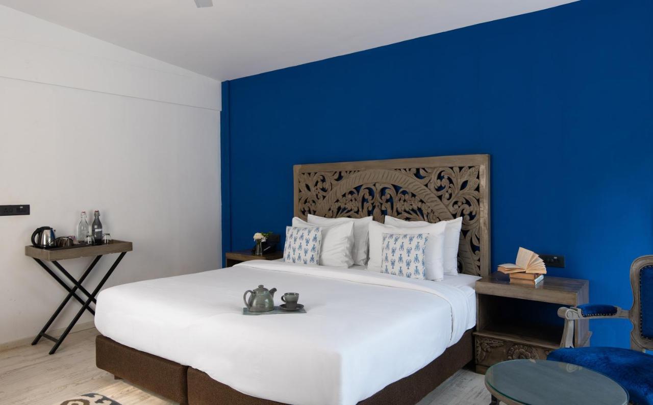 Living Room Beach Resort Morjim Exterior photo