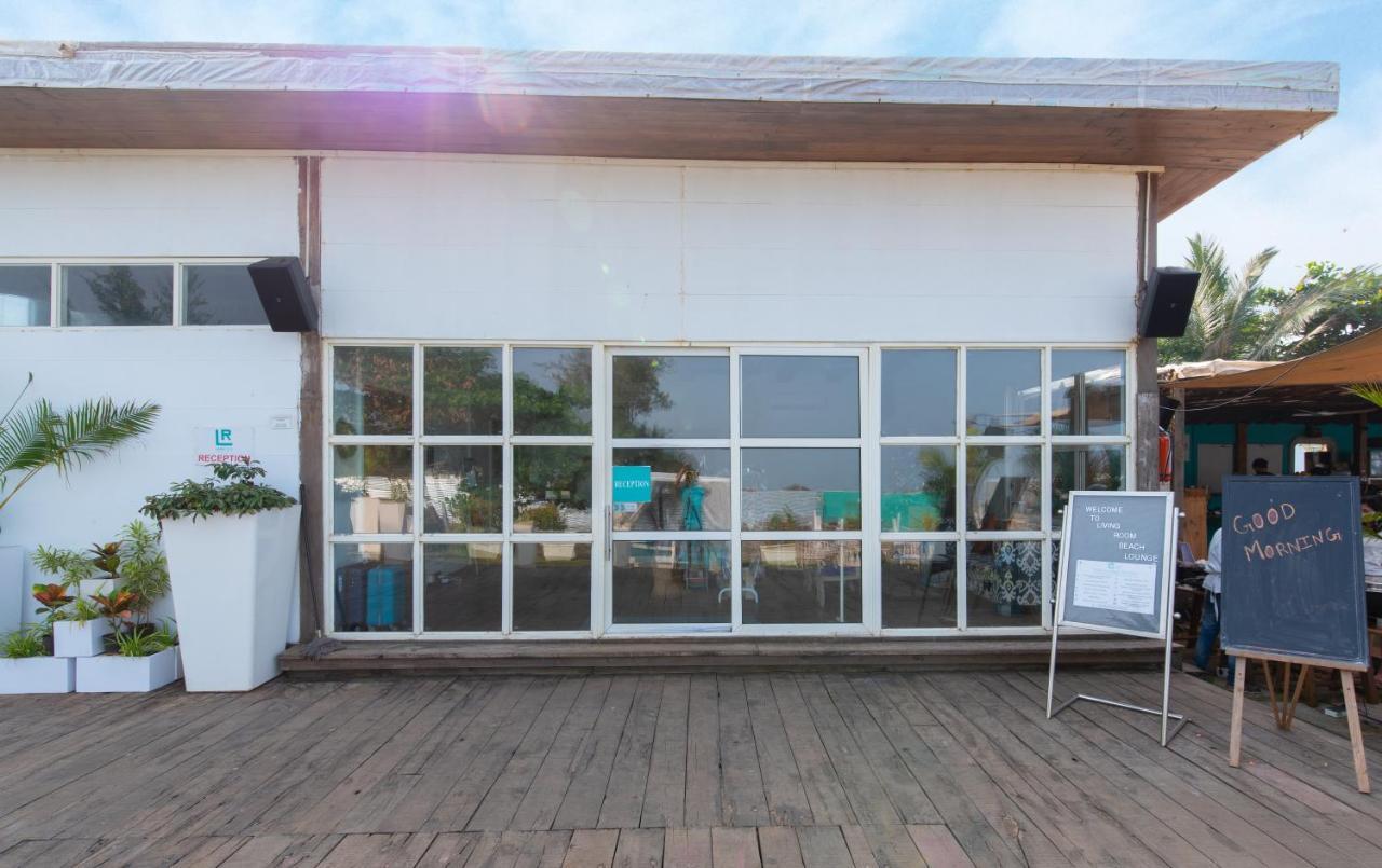 Living Room Beach Resort Morjim Exterior photo