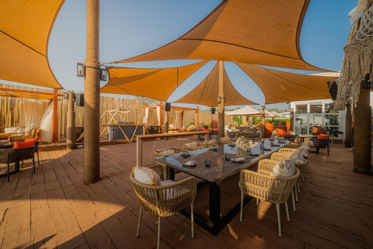 Living Room Beach Resort Morjim Exterior photo
