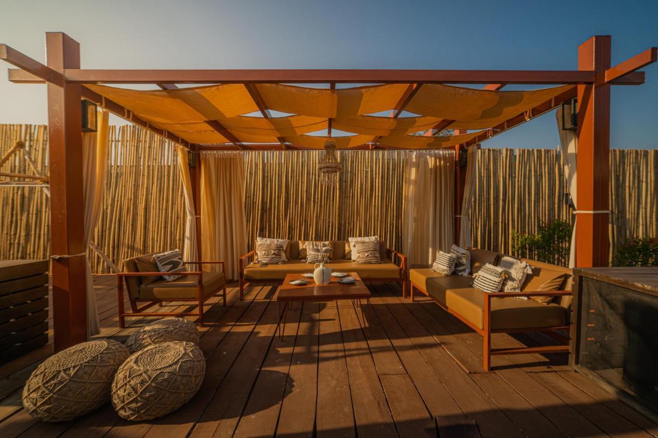 Living Room Beach Resort Morjim Exterior photo